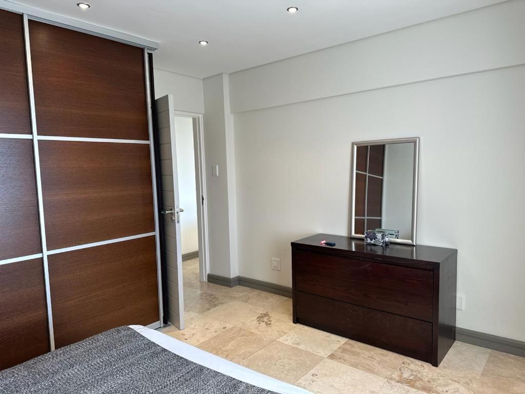 Appartement Bgs Luxury Two Bedroom -camps Bay-cape Town