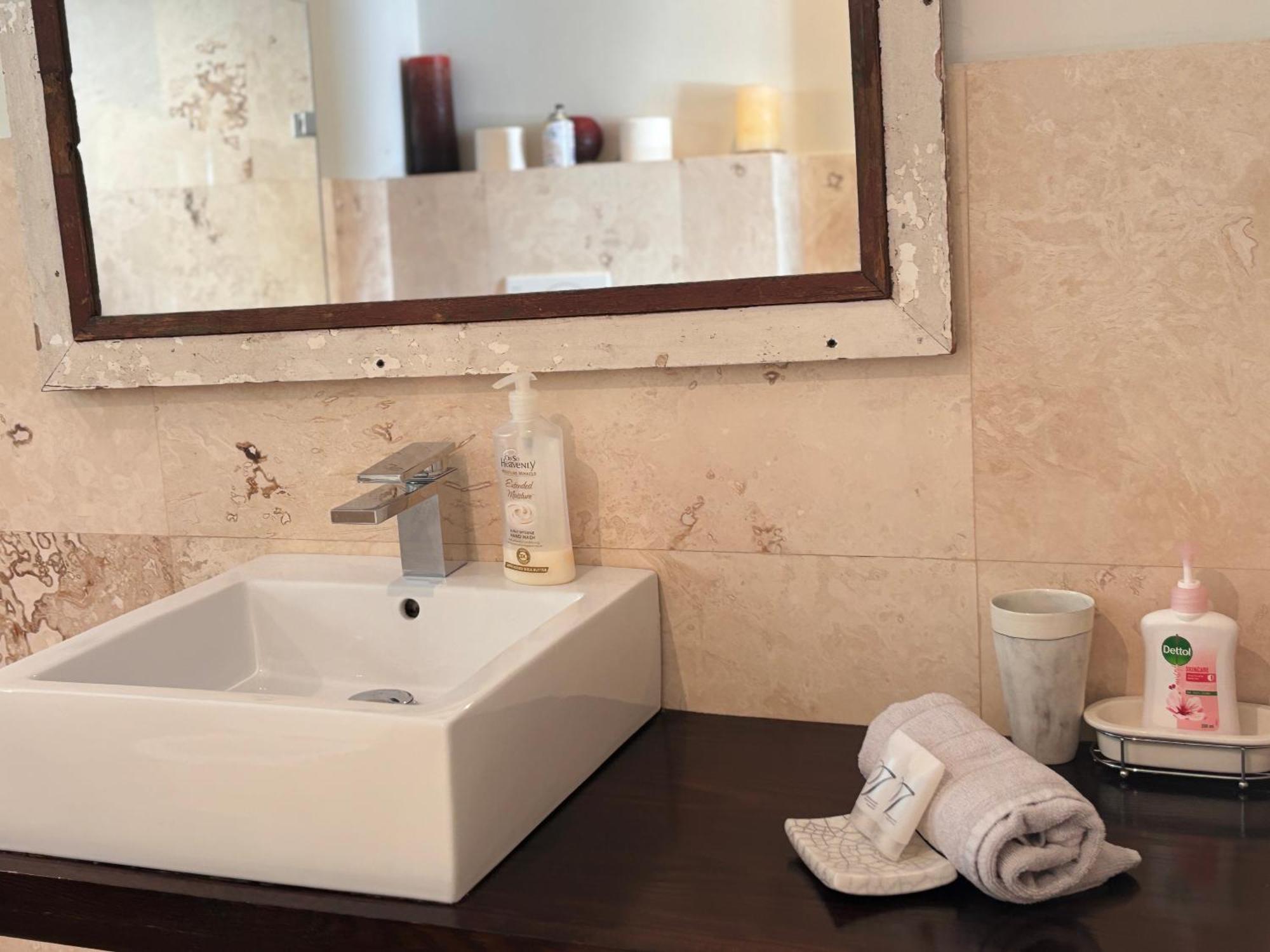 Bgs Luxury Two Bedroom -camps Bay-cape Town Le Cap