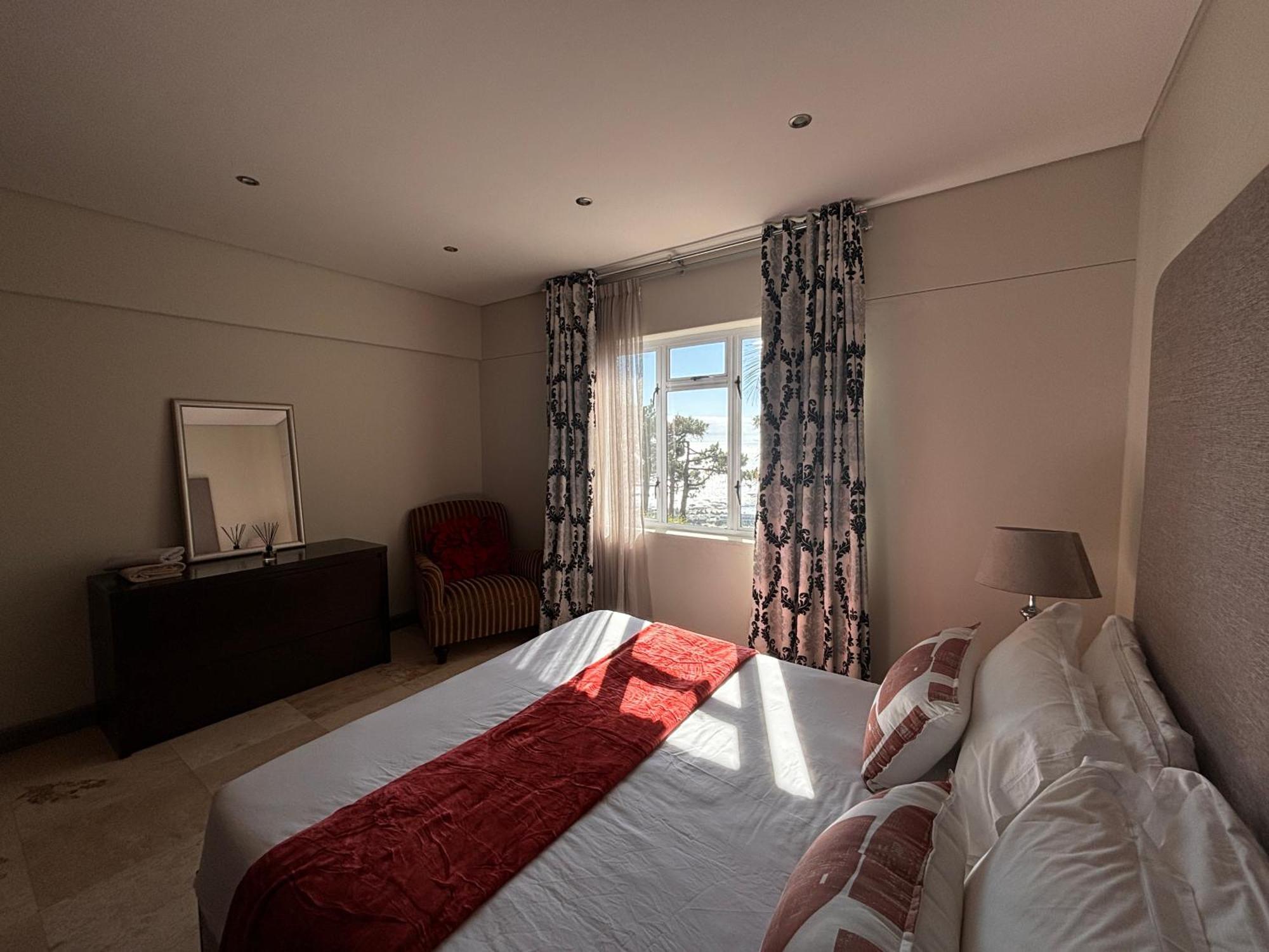 Bgs Luxury Two Bedroom -camps Bay-cape Town Appartement Le Cap